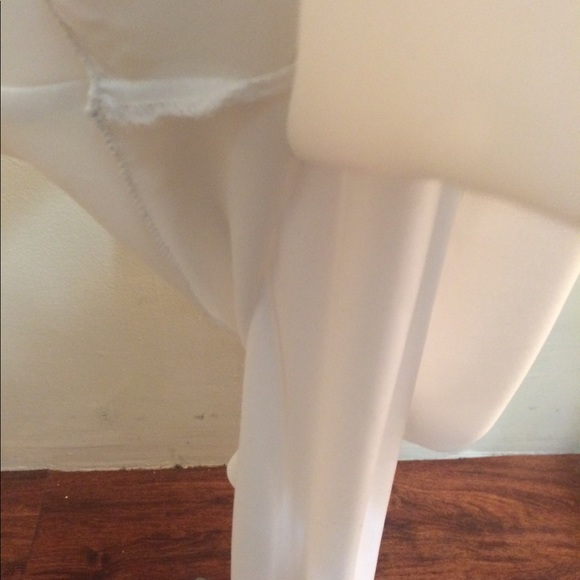 White lined Skirt - Picture 2 of 3